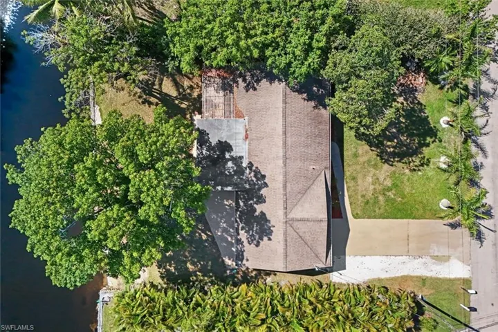 You will LOVE this non-gated, waterfront community.