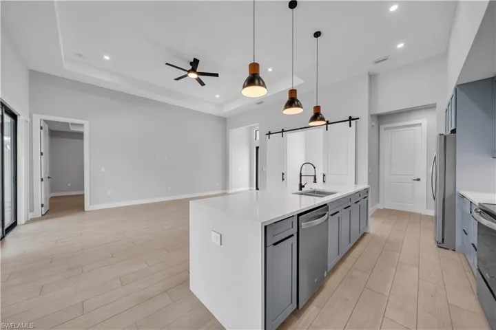 411 Sw 26th Pl, Cape Coral, Florida 33991