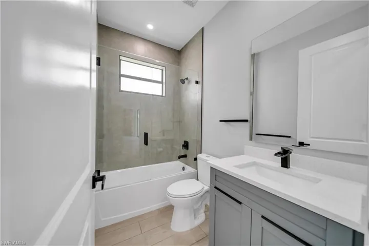 411 Sw 26th Pl, Cape Coral, Florida 33991