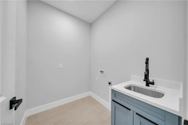 411 Sw 26th Pl, Cape Coral, Florida 33991