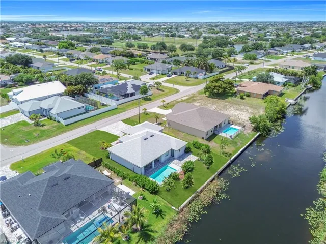 411 Sw 26th Pl, Cape Coral, Florida 33991