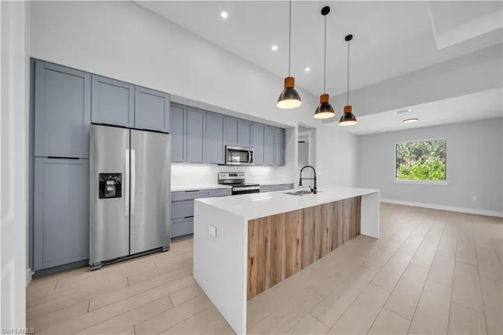 411 Sw 26th Pl, Cape Coral, Florida 33991