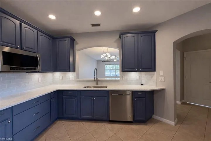 9762  Roundstone  CIR, Fort Myers, FL 33967