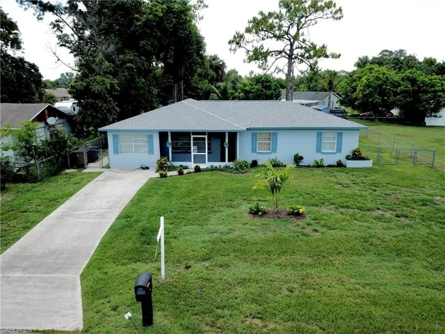 314  Vermont  WAY, Lehigh Acres, FL 33936