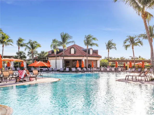 Villa Rilassare Resort Pool & Outdoor Restaurant
