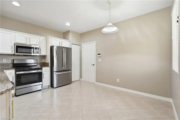 9829 Roundstone Cir, Fort Myers, Florida 33967