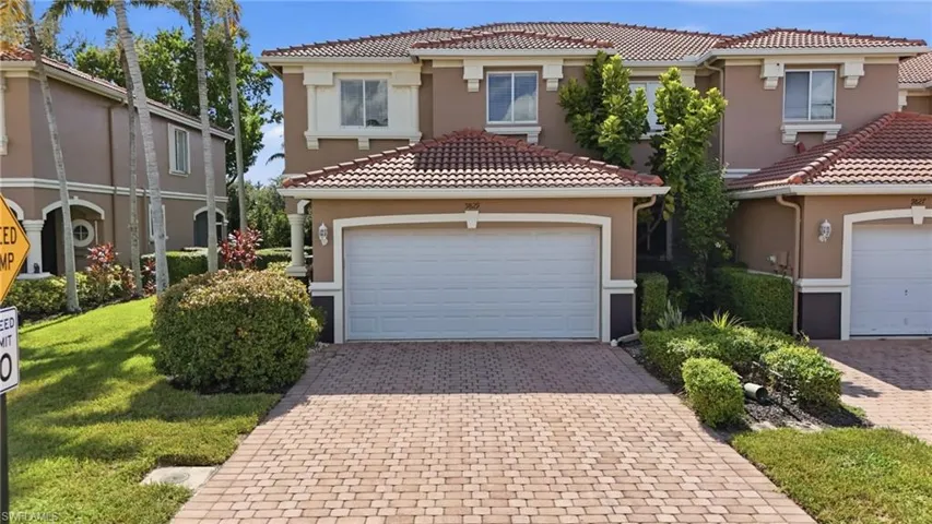 9829 Roundstone Cir, Fort Myers, Florida 33967
