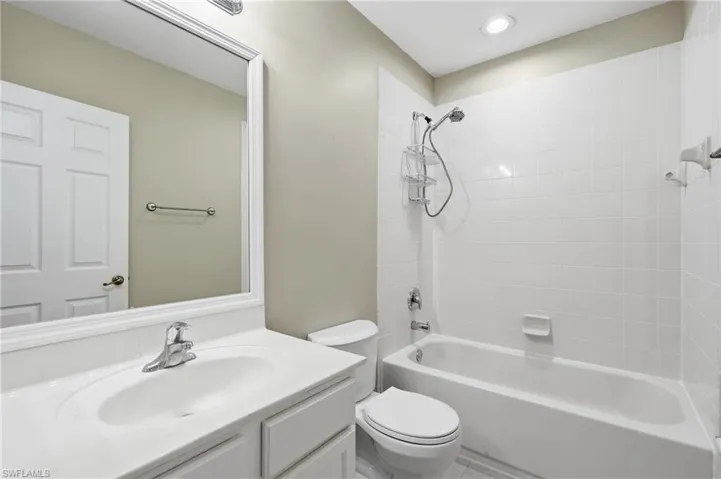 9829 Roundstone Cir, Fort Myers, Florida 33967