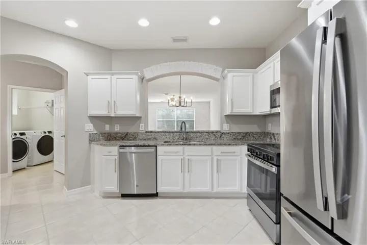 9829 Roundstone Cir, Fort Myers, Florida 33967