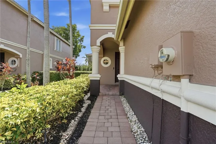 9829 Roundstone Cir, Fort Myers, Florida 33967