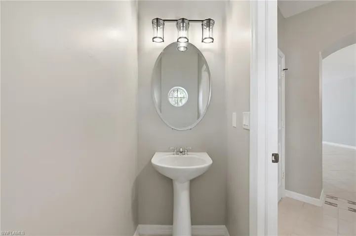 9829 Roundstone Cir, Fort Myers, Florida 33967