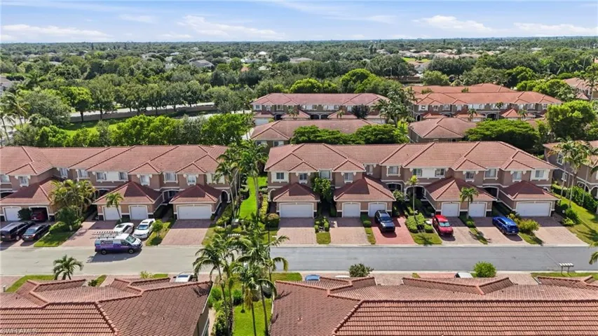 9829 Roundstone Cir, Fort Myers, Florida 33967