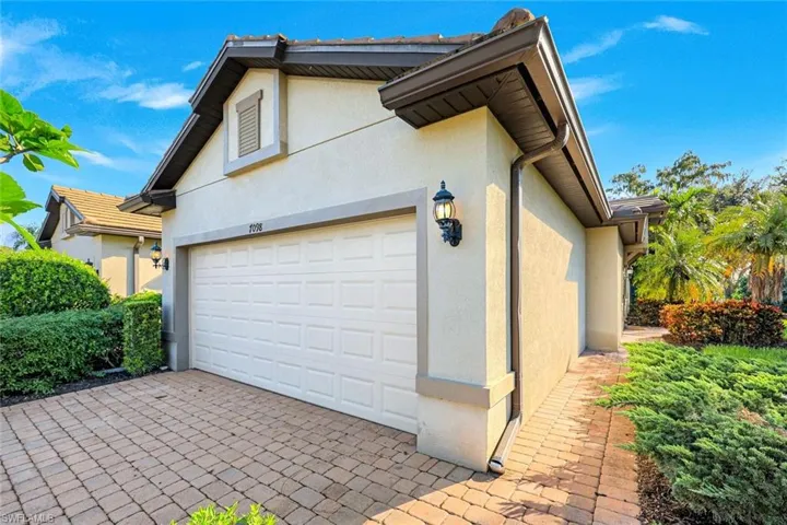 7098 Live Oak Dr, Naples, Florida 34114