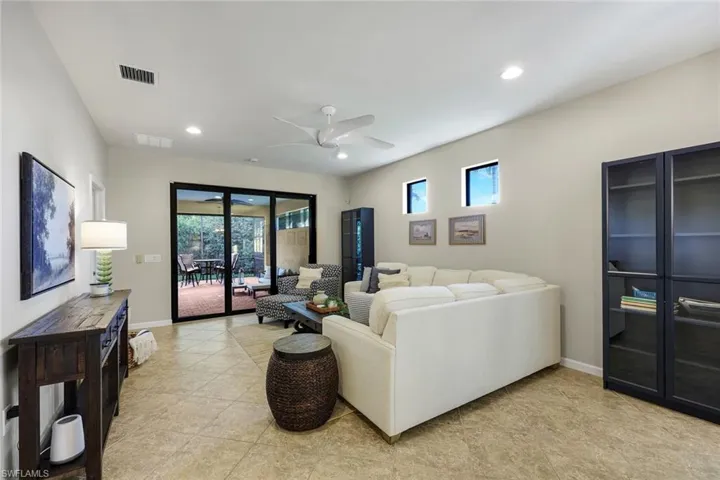 7098 Live Oak Dr, Naples, Florida 34114