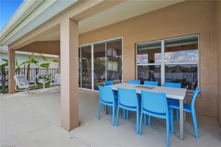 Large deck for entertaining
