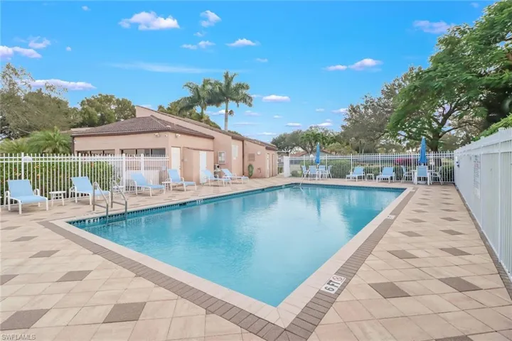 Berkshire Lakes Community Pool