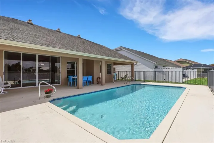 HUGE "sport" pool.
