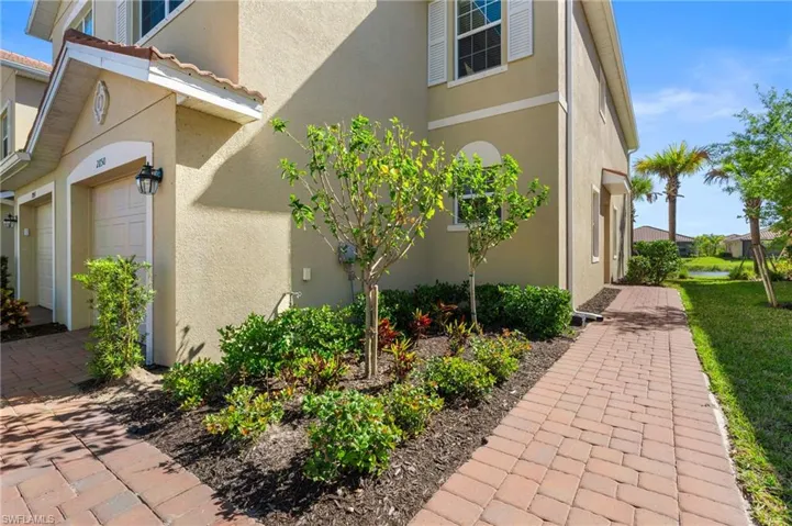 2850  Blossom  WAY, Naples, FL 34120