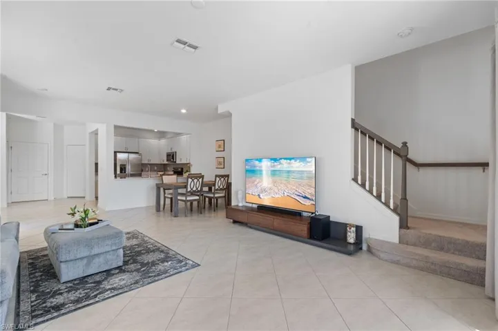 2850  Blossom  WAY, Naples, FL 34120