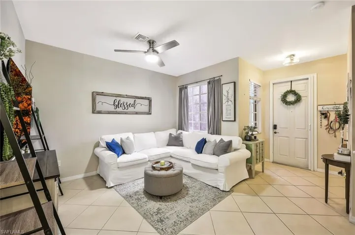Foyer/Living Room