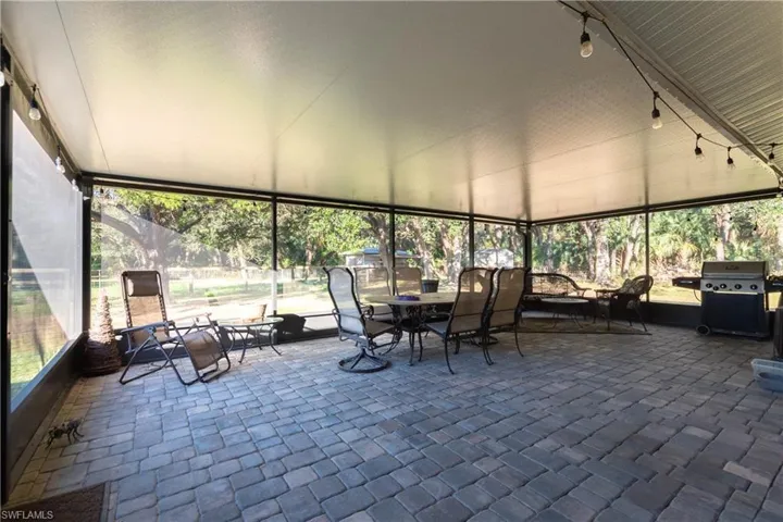 Screened in lanai