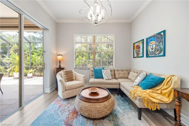 Calling this bonus - as it can be a sitting area or the breakfast nook