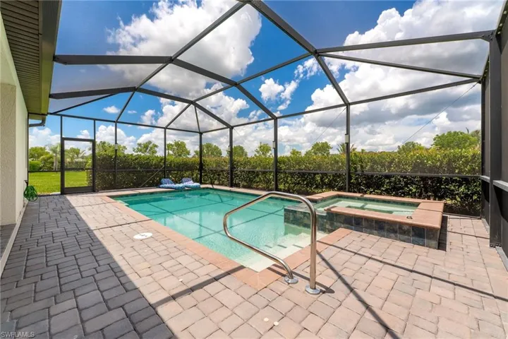 Sparkling heated pool & spa