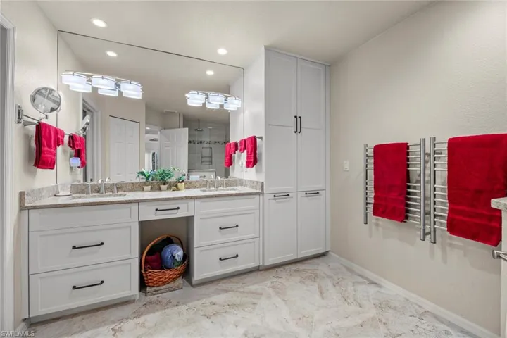 Separate sinks