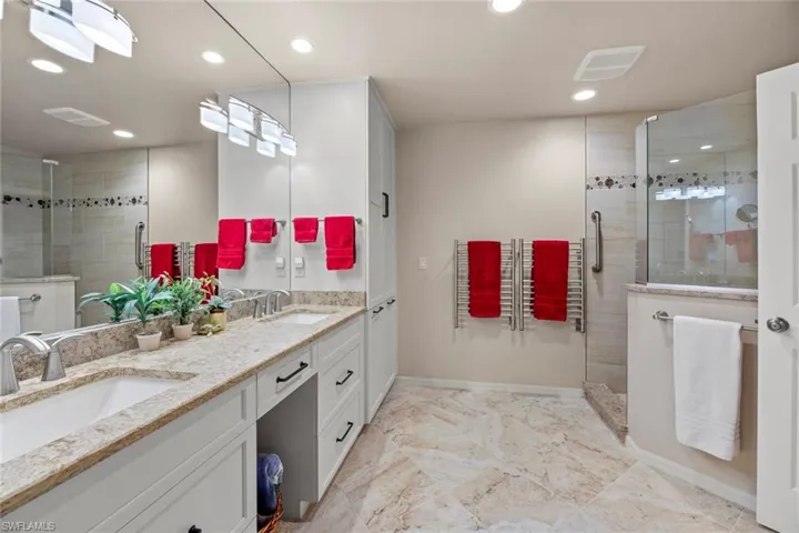 Huge Ensuite