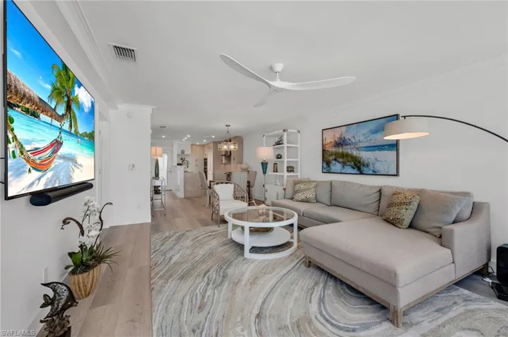 2121  Gulf Shore N BLVD, Naples, FL 34102