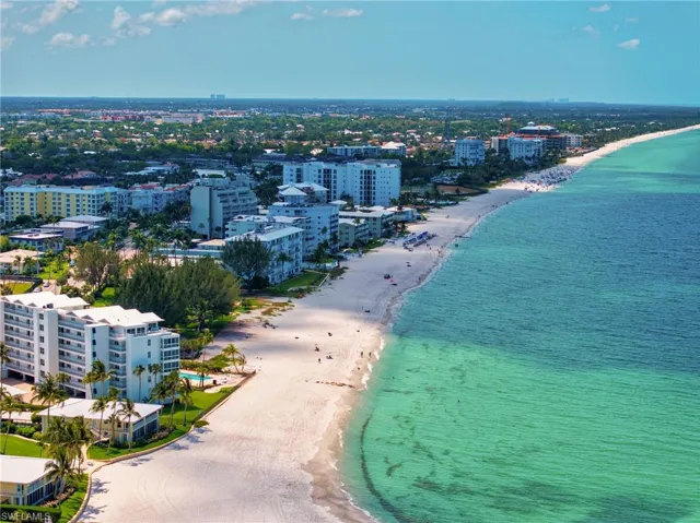 2121  Gulf Shore N BLVD, Naples, FL 34102