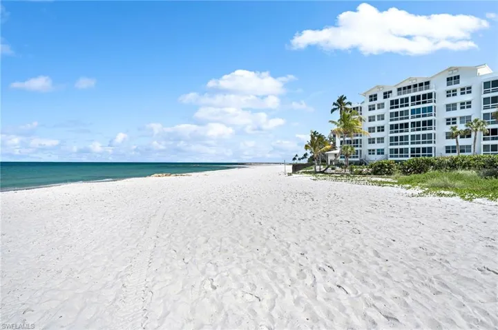 2121  Gulf Shore N BLVD, Naples, FL 34102
