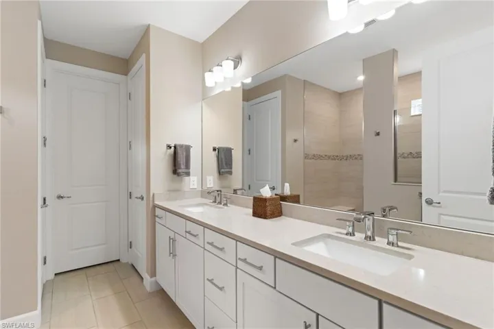 4057 E Hampton Cir, Alva, Florida 33920