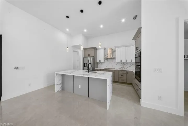 4213 25th St Sw, Lehigh Acres, Florida 33976