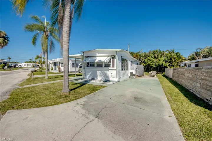 123 Amber Ave, North Fort Myers, Florida 33917