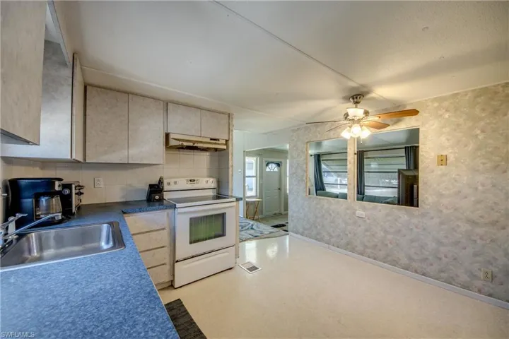 123 Amber Ave, North Fort Myers, Florida 33917