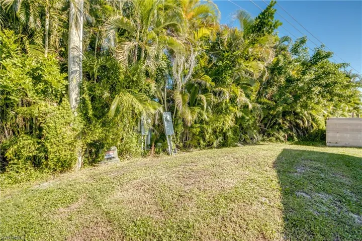 123 Amber Ave, North Fort Myers, Florida 33917