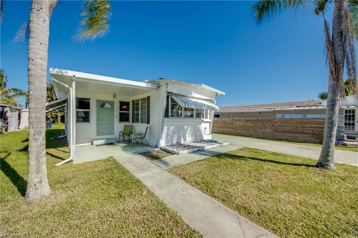 123 Amber Ave, North Fort Myers, Florida 33917