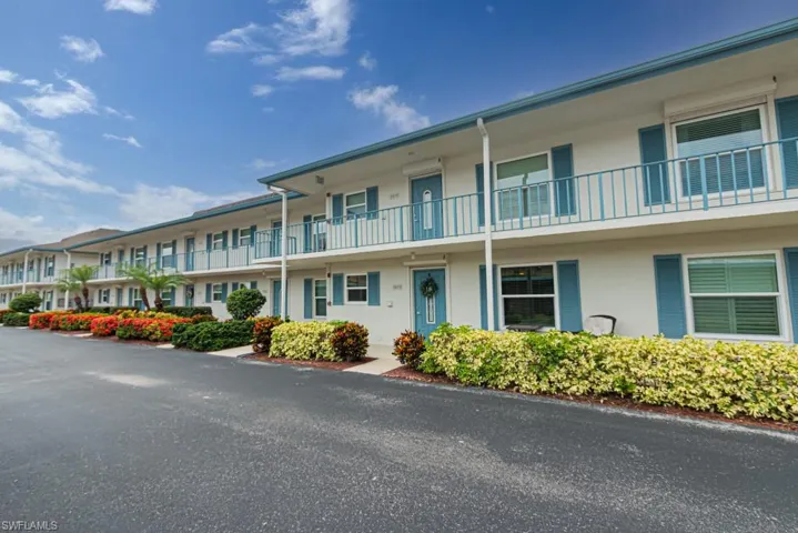 325  Charlemagne  BLVD, Naples, FL 34112