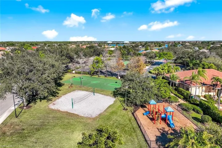 3201  Brookeview  CT, Naples, FL 34120