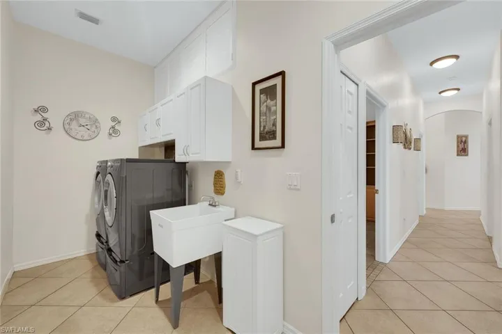 3201  Brookeview  CT, Naples, FL 34120