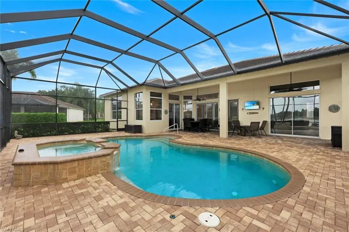 3201  Brookeview  CT, Naples, FL 34120