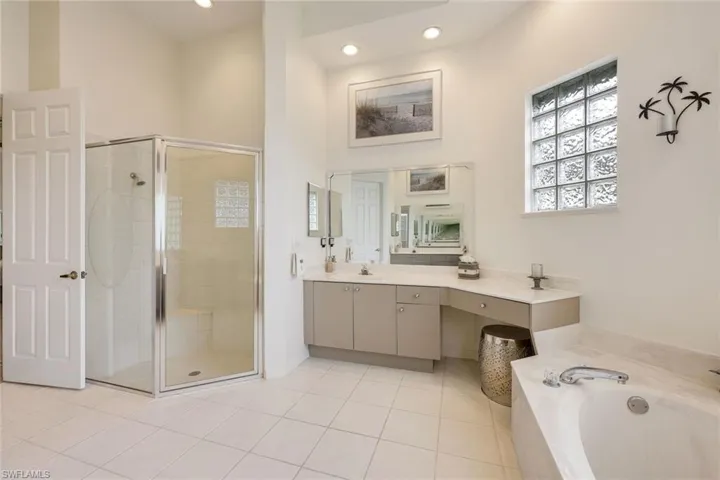 3201  Brookeview  CT, Naples, FL 34120