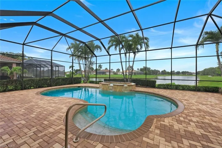 3201  Brookeview  CT, Naples, FL 34120