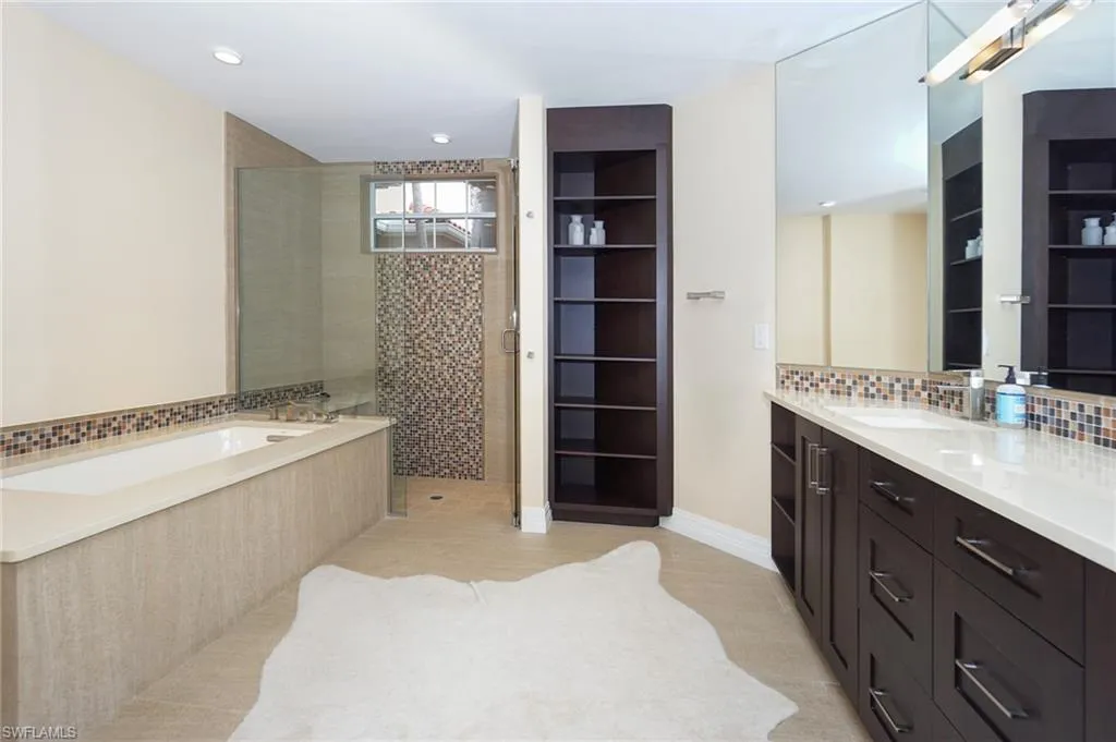 8472 Abbington CIR, Naples, FL 34108,224064228