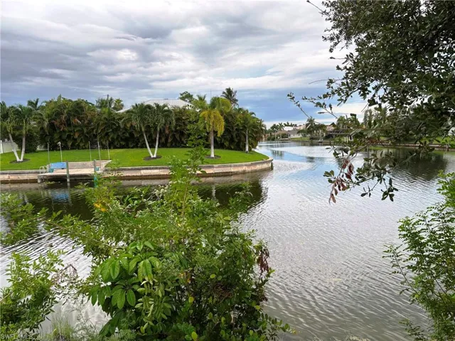 527 Se 15th St, Cape Coral, Florida 33990