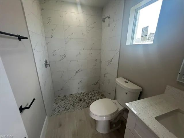 2524 NE 1st  PL, Cape Coral, FL 33909