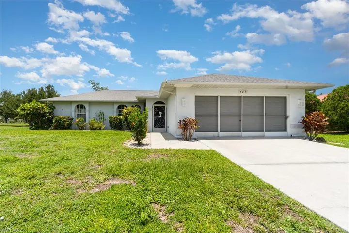 928 Se 5th Pl, Cape Coral, Florida 33990