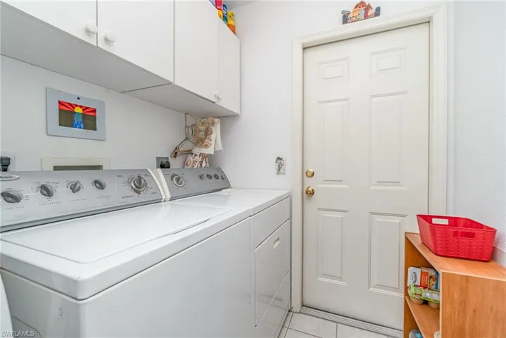 928 Se 5th Pl, Cape Coral, Florida 33990