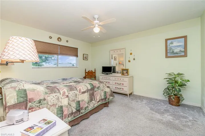 928 Se 5th Pl, Cape Coral, Florida 33990